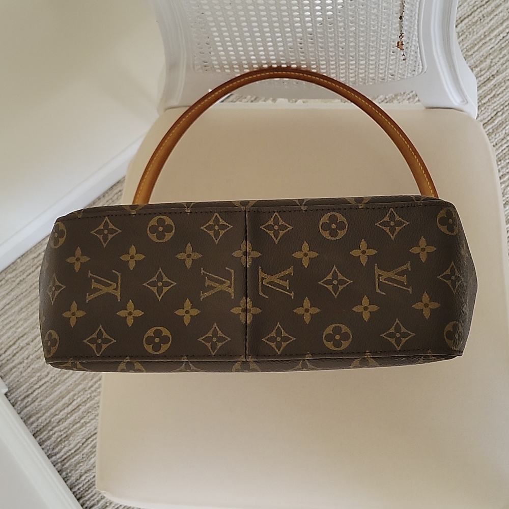 Louis Vuitton Monogram Looping GM - Picture 9 of 16